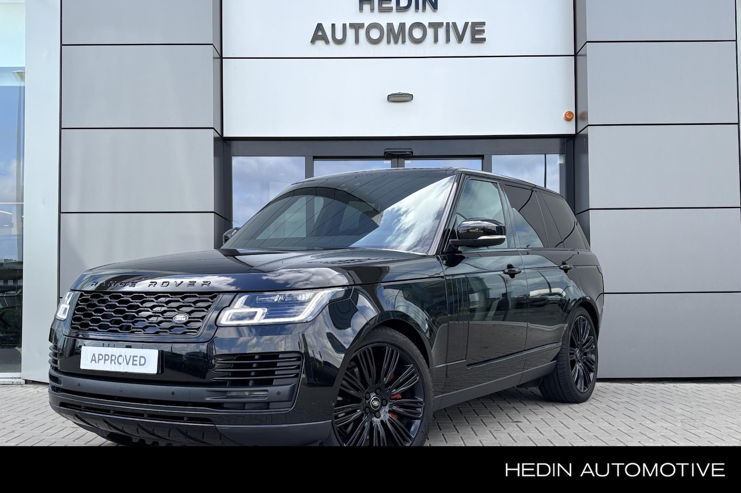Land Rover Range Rover - 2.0 P400e Vogue - 24 mnd Garantie - 22" Gloss Black - Stoelventilatie - Black Pack - AutoWereld.nl
