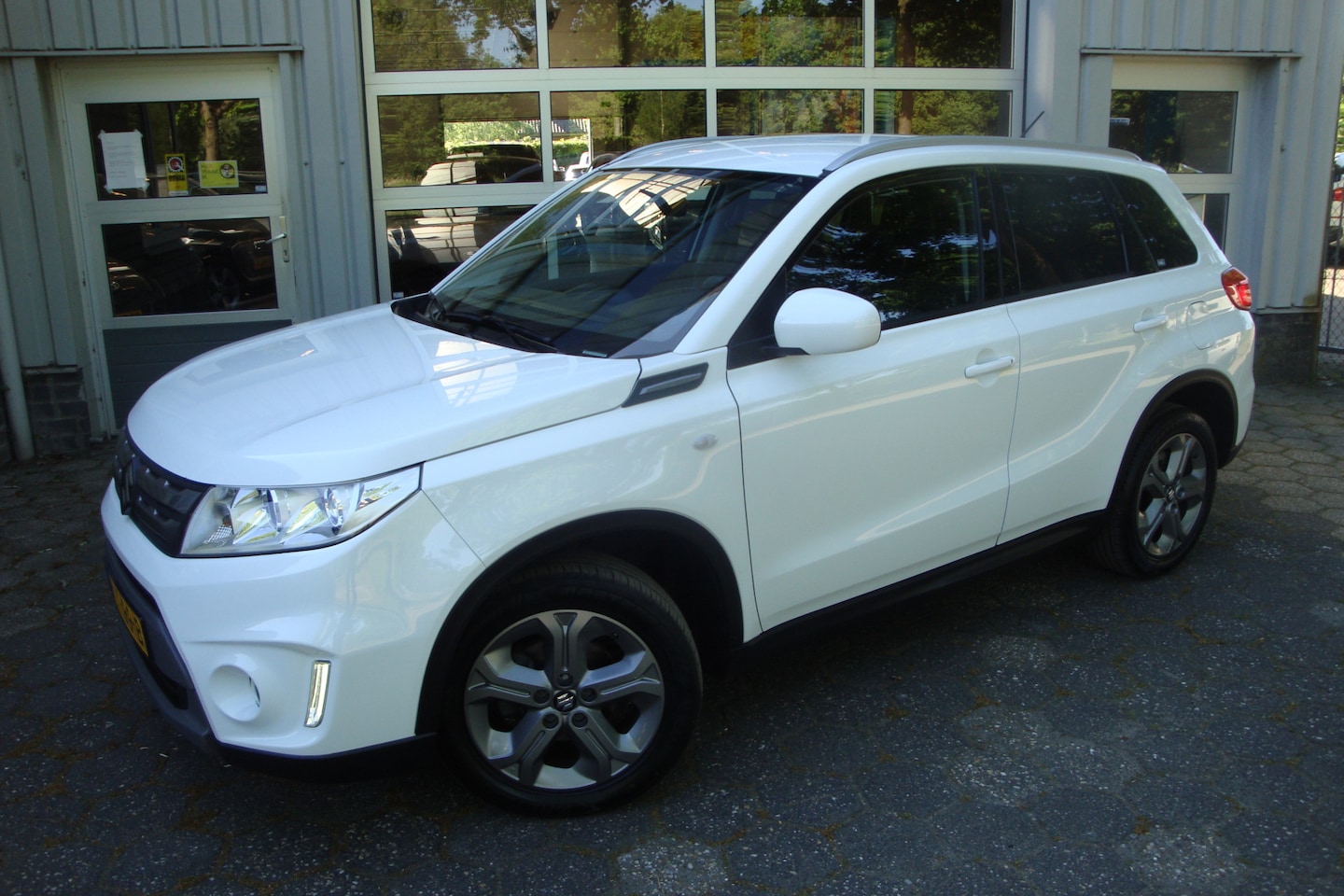 Suzuki Vitara - 1.6 Exclusive / Trekhaak - AutoWereld.nl