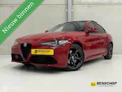 Alfa Romeo Giulia - 2.0 AWD Veloce Schuifdak Navi Camera Leer 19 Inch Harman Kardon Xenon