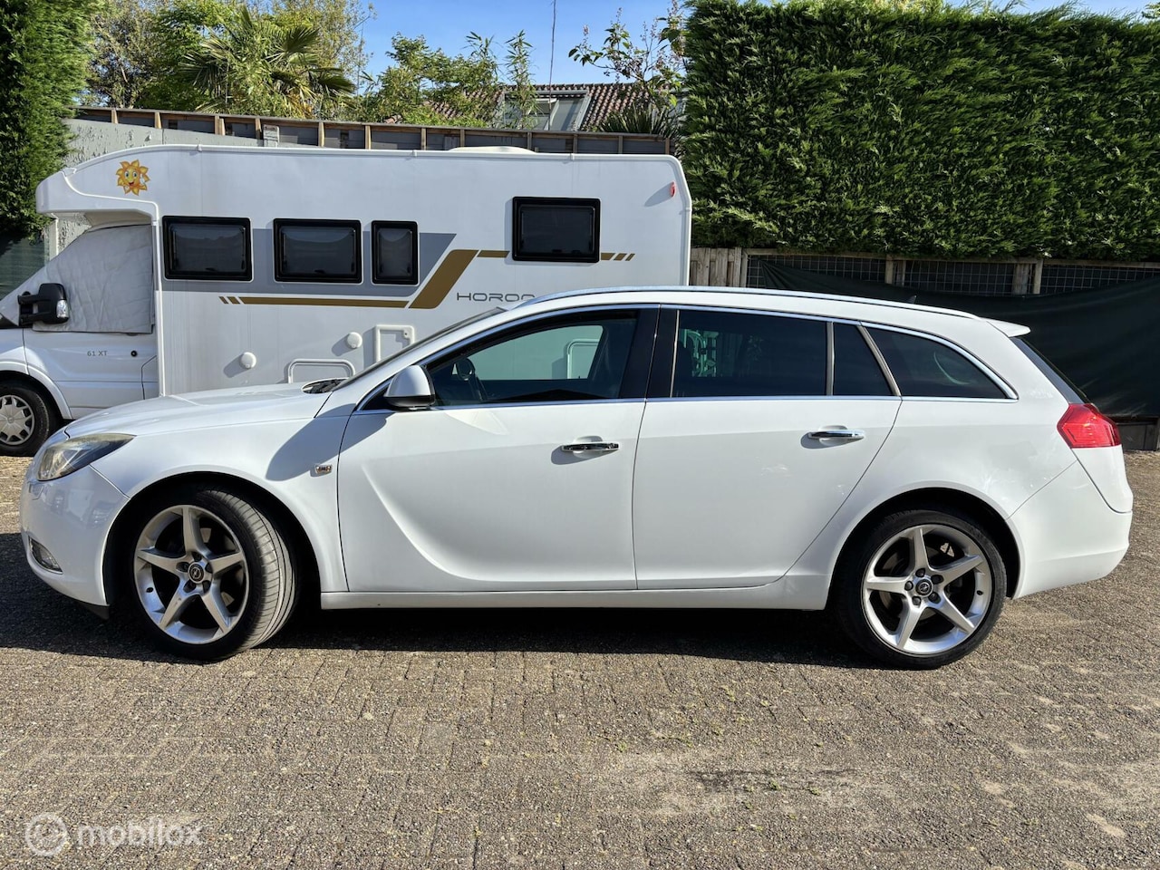 Opel Insignia Sports Tourer - 1.6 T Cosmo / Veel opties! - AutoWereld.nl