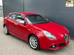 Alfa Romeo Giulietta - 1.4 T Exclusive sport Automaat/Navi/Airco/cruise/bluetooth/parkeer sensoren