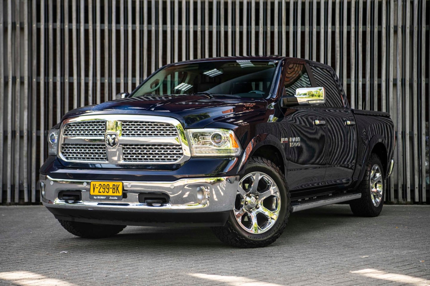 Dodge Ram 1500 - 5.7 V8 389pk 5-Pers. Laramie LPG-G3 |Orig.NL|VOL OPTIES| - AutoWereld.nl