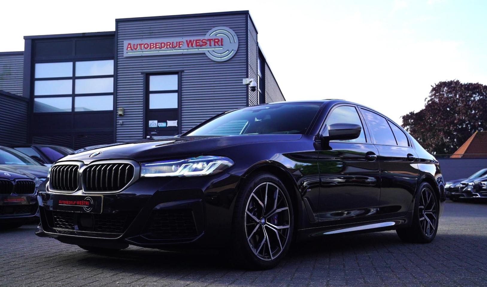 BMW 5-serie - M550i xDrive High Executive | Massage | Driving Assistant Professional | Softclose | Panor - AutoWereld.nl