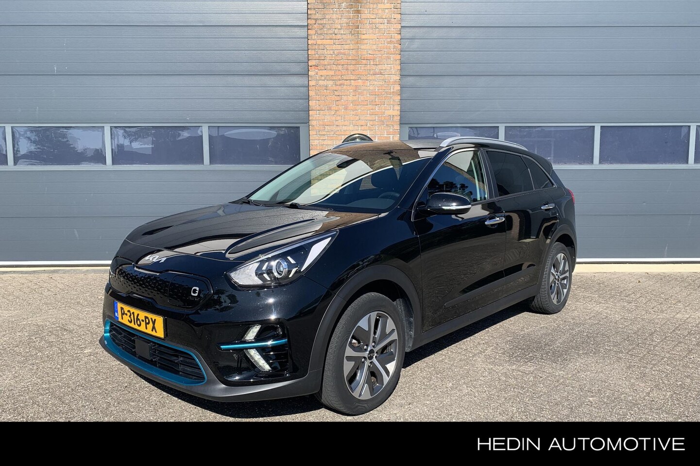 Kia e-Niro - DynamicPlusLine 64 kWh 3-Fase | Stoel-en-stuurverwarming | ADAP. Cruise Control | Achterui - AutoWereld.nl