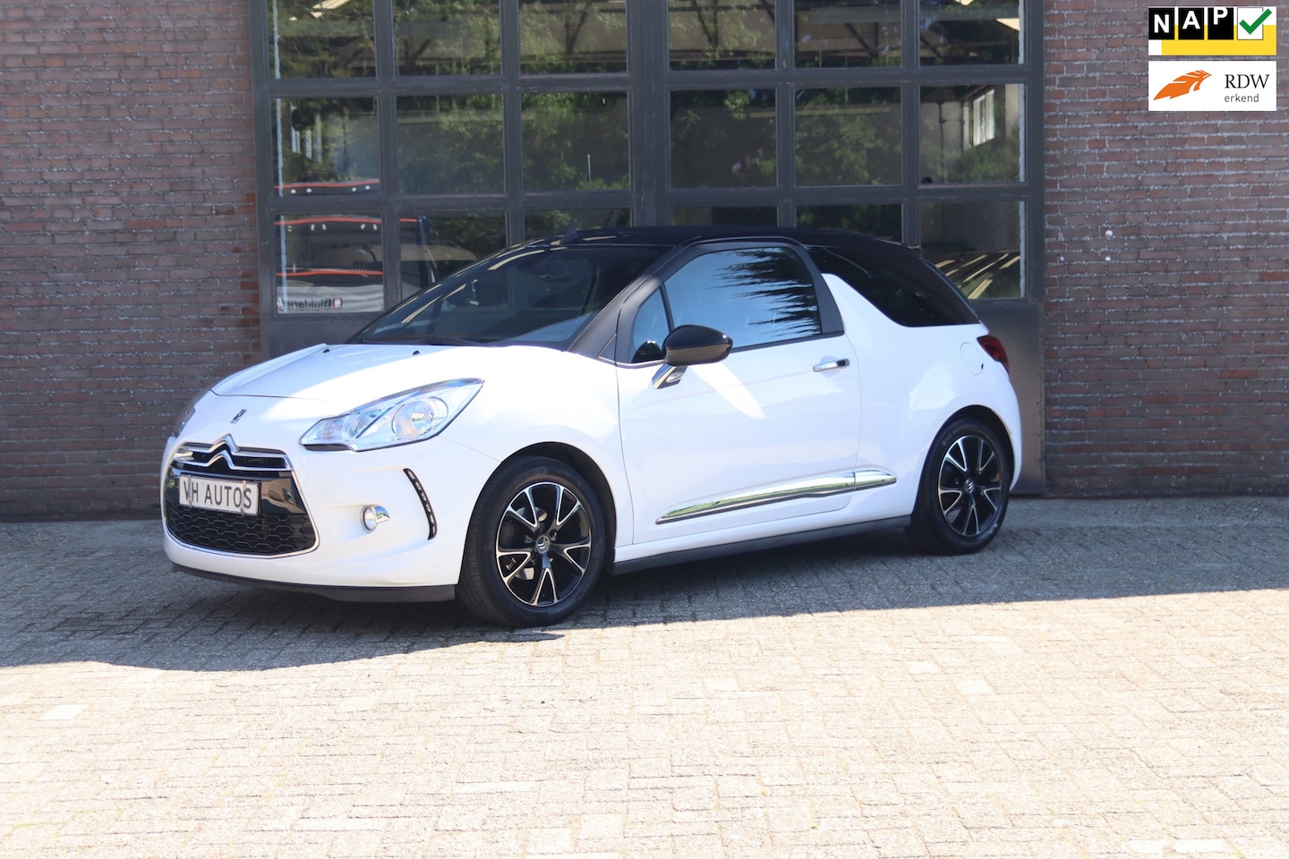 Citroën DS3 Cabrio - 1.2 VTi Chic Nieuwe APK -AC-Cruise-Cabrio - AutoWereld.nl