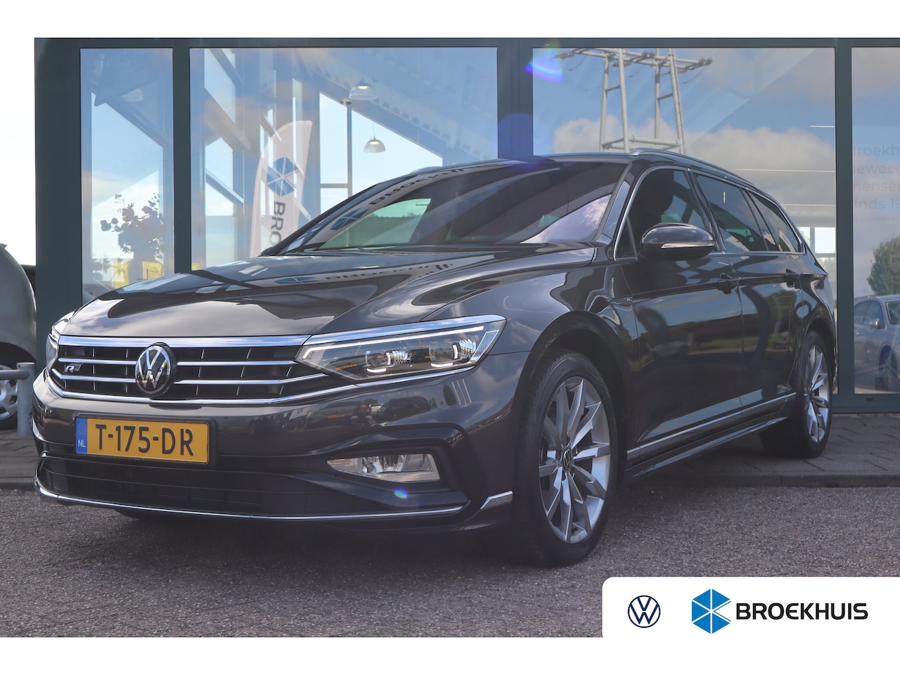 Volkswagen Passat Variant - 1.5 TSI R-Line Business | Achteruitrijcamera | Apple Carplay/Android Auto|telefoonintegrat - AutoWereld.nl