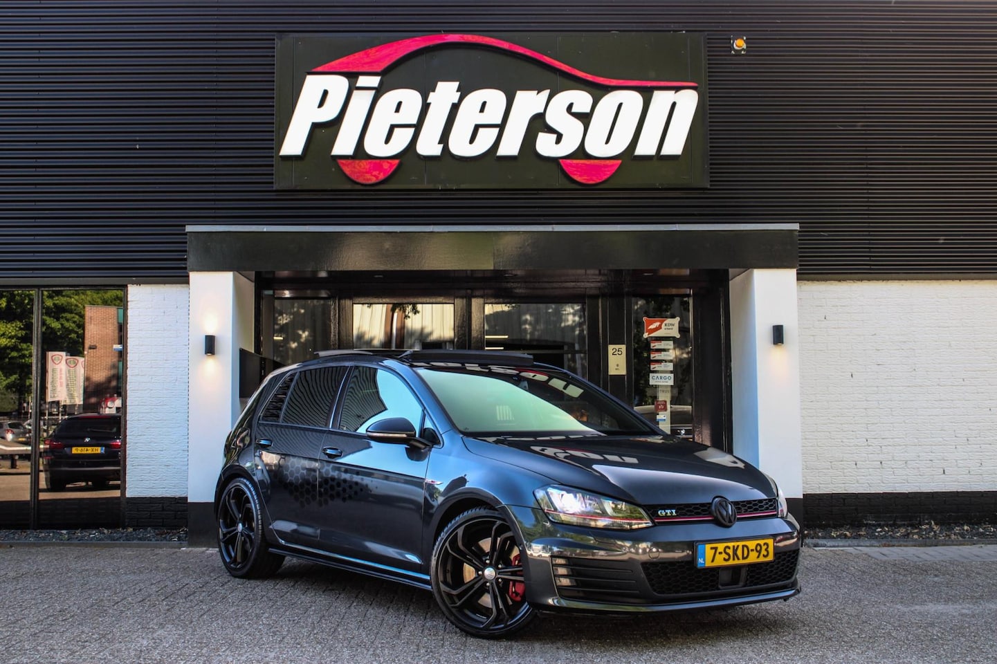 Volkswagen Golf - 2.0 TSI GTI Performance TCR NAP PANO VIRTUAL - AutoWereld.nl