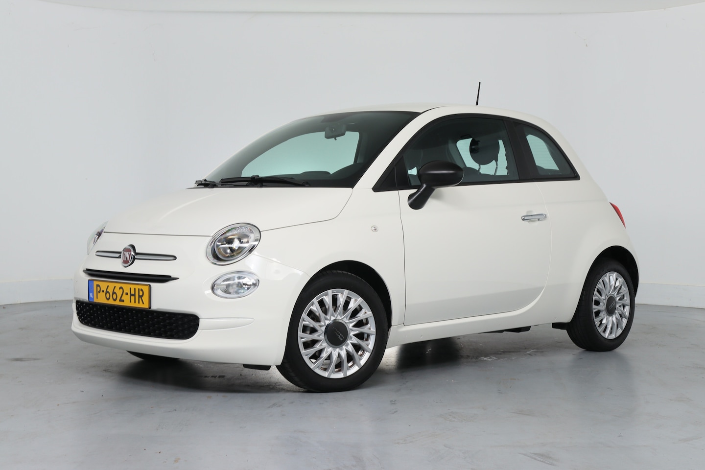 Fiat 500 - 1.0 Hybrid Cult | Navigatie | Airco | Cruise Control | Parkeersensoren | Lichtmetalen velg - AutoWereld.nl