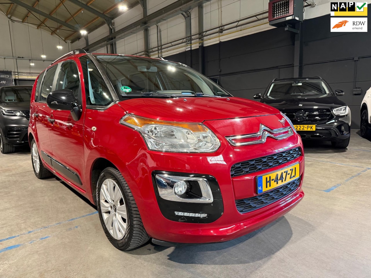Citroën C3 Picasso - 1.2 PureTech Exclusive - Airco - Cruise - PDC - Trekhaak - AutoWereld.nl