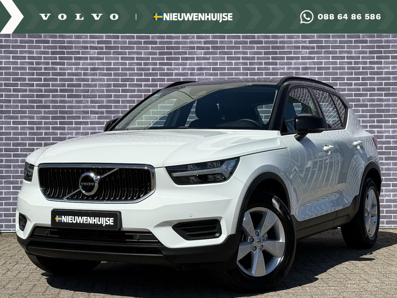 Volvo XC40 - 1.5 T2 Momentum Core | NIEUW BINNEN! | Camera | Parkeersensoren voor + Achter | Navigatie - AutoWereld.nl