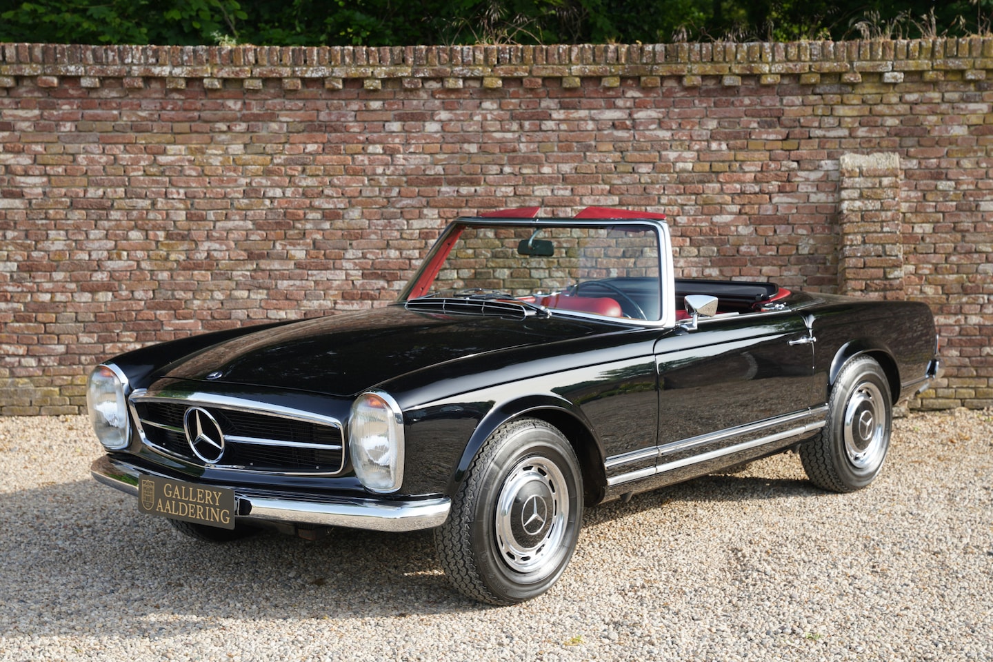 Mercedes-Benz SL-klasse Cabrio - 280 Pagode "Restored" Completely restored and rebuilt with the original and NOS parts, Res - AutoWereld.nl