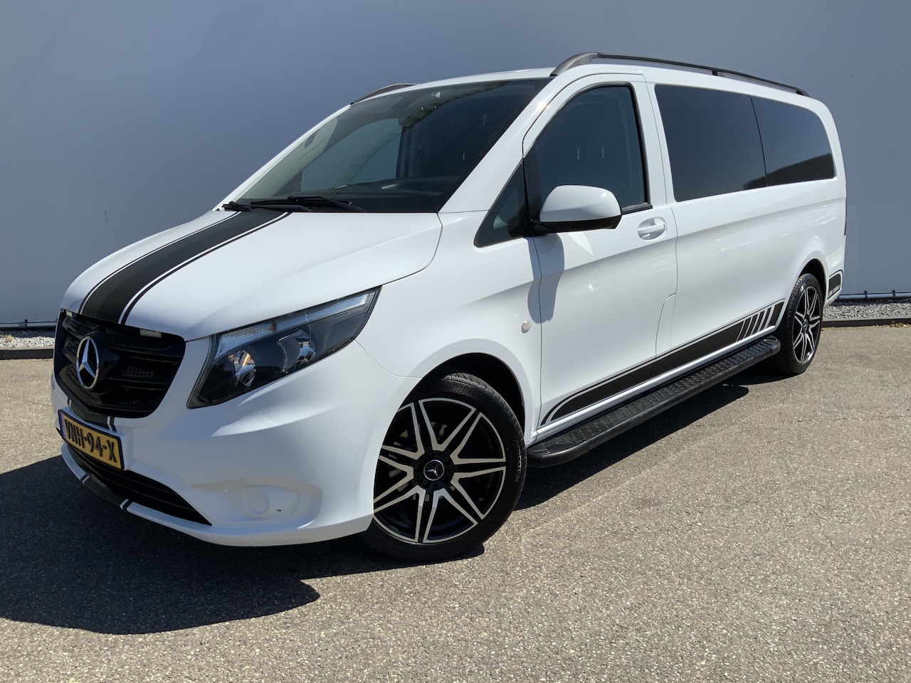 Mercedes-Benz Vito Tourer - XL 114 CDI Autom. Airco Cruise Camera Alu Velg Side Bar Leer 136 pk Euro 6 - AutoWereld.nl