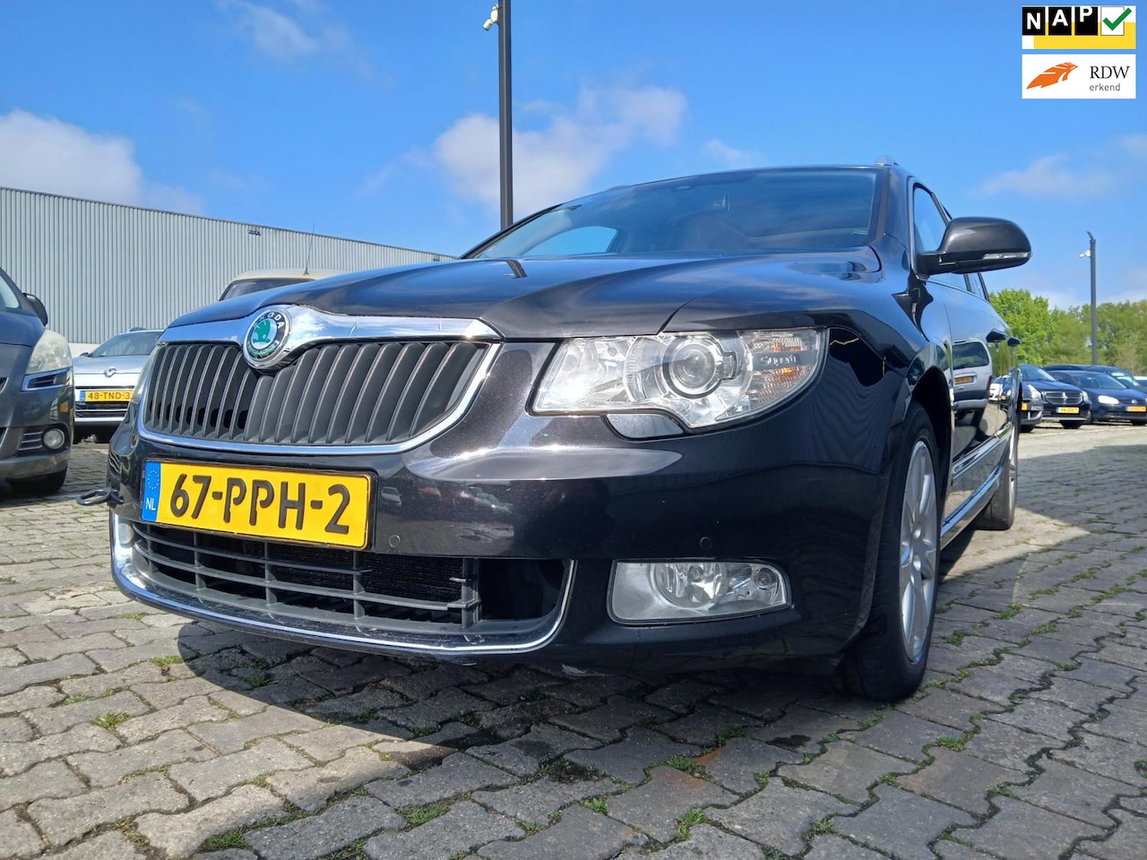 Skoda Superb Combi - 1.8 TSI Elegance - Airco - Navi - Cruise - Schade - AutoWereld.nl