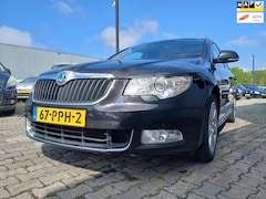 Skoda Superb Combi - 1.8 TSI Elegance - Airco - Navi - Cruise - Schade