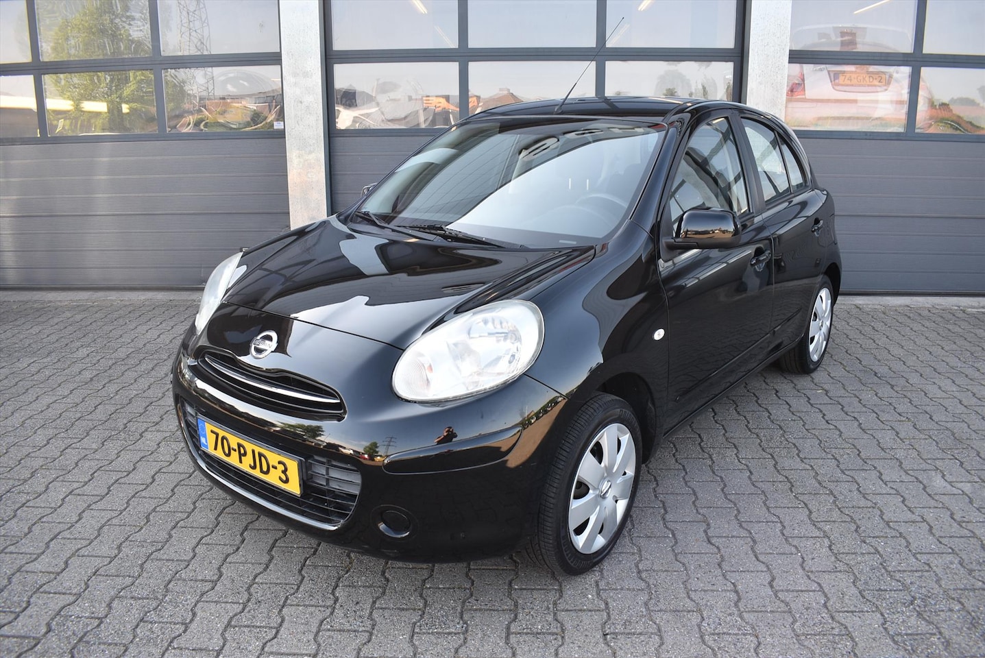 Nissan Micra - 1.2 Visia Pack 1.2 80pk Visia Pack - AutoWereld.nl