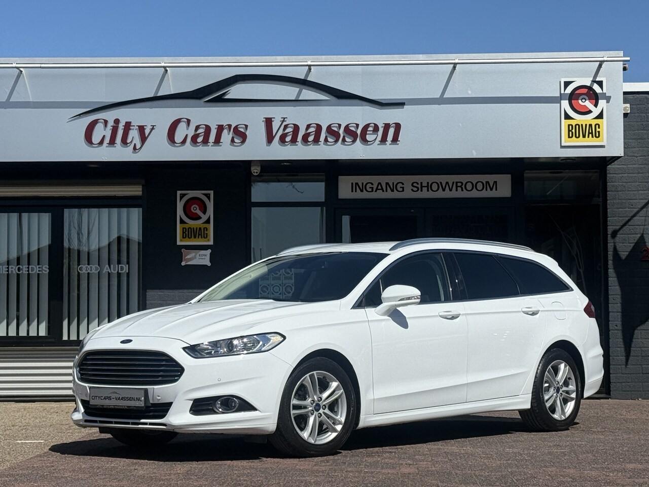 Ford Mondeo - 1.5 Titanium automaat 161 pk navigatie climate ctr cruise ctr dagrijverlichting led pdc v/ - AutoWereld.nl