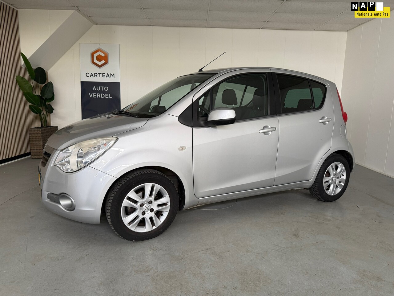 Opel Agila - 1.2 Edition Airco, Trekhaak, LMV - AutoWereld.nl