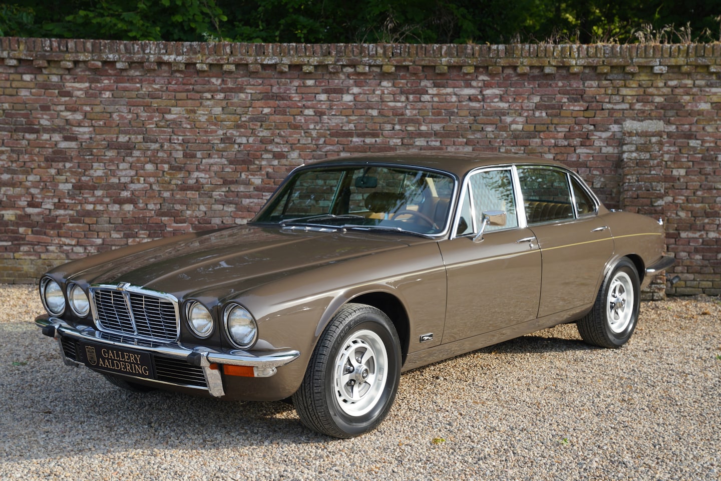 Jaguar XJ - XJ6-L 4.2 Litre Saloon Series II TOP ORIGINAL CONDITION! Well-preserved Series II in subst - AutoWereld.nl