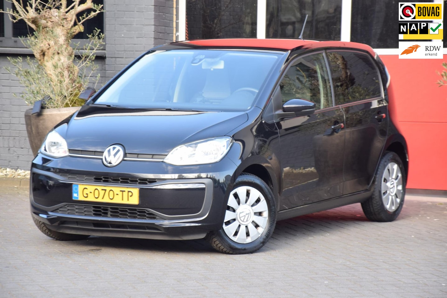 Volkswagen Up! - 1.0 BMT move up! 2019 5 Deurs Getint Glas Airco - AutoWereld.nl