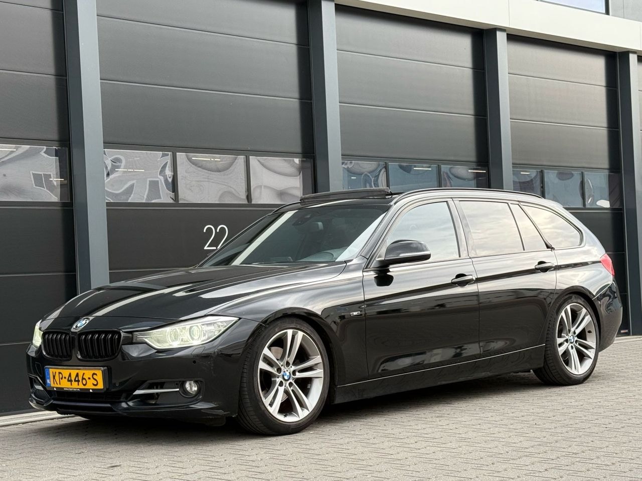 BMW 3-serie Touring - 320d High Executive 320D High Executive - AutoWereld.nl