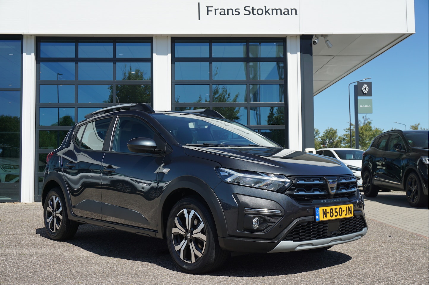 Dacia Sandero Stepway - 1.0 TCe 100 Bi-Fuel Comfort 1.0 TCe 100 Bi-Fuel Comfort - AutoWereld.nl
