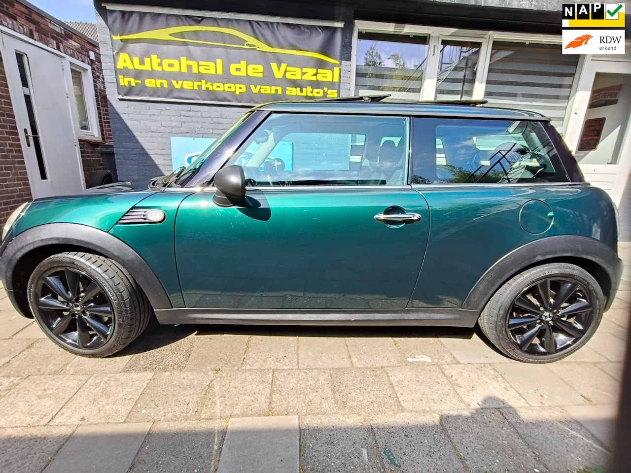 MINI One - Mini 1.4 racing green schuif en dubbel open dakraam NW APK - AutoWereld.nl