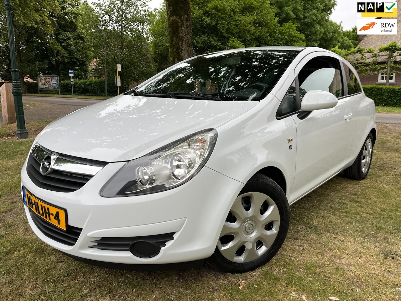Opel Corsa - 1.2-16V '111' Edition / Airco / APK 01-12-2025 - AutoWereld.nl
