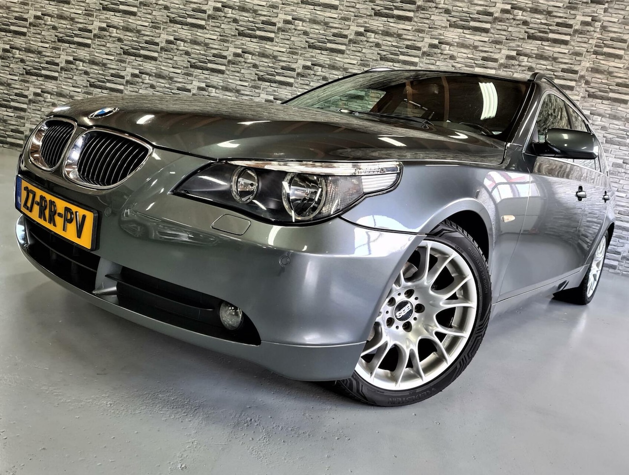 BMW 5-serie Touring - 523i Executive *Nieuwe APK*Trekhaak*NAP! - AutoWereld.nl