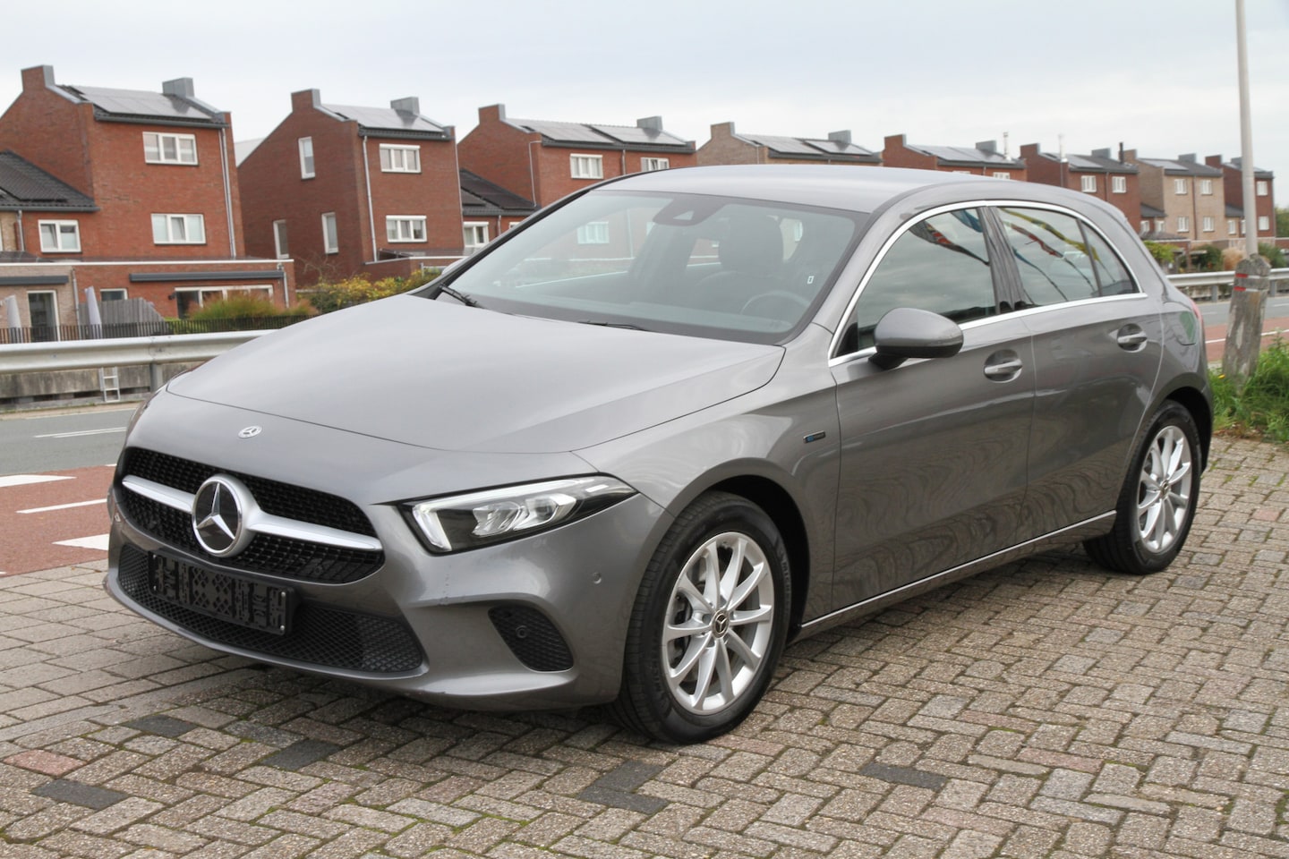 Mercedes-Benz A-klasse - 250 e Widescreen Incl 12 Mnd BOVAG Garantie - AutoWereld.nl
