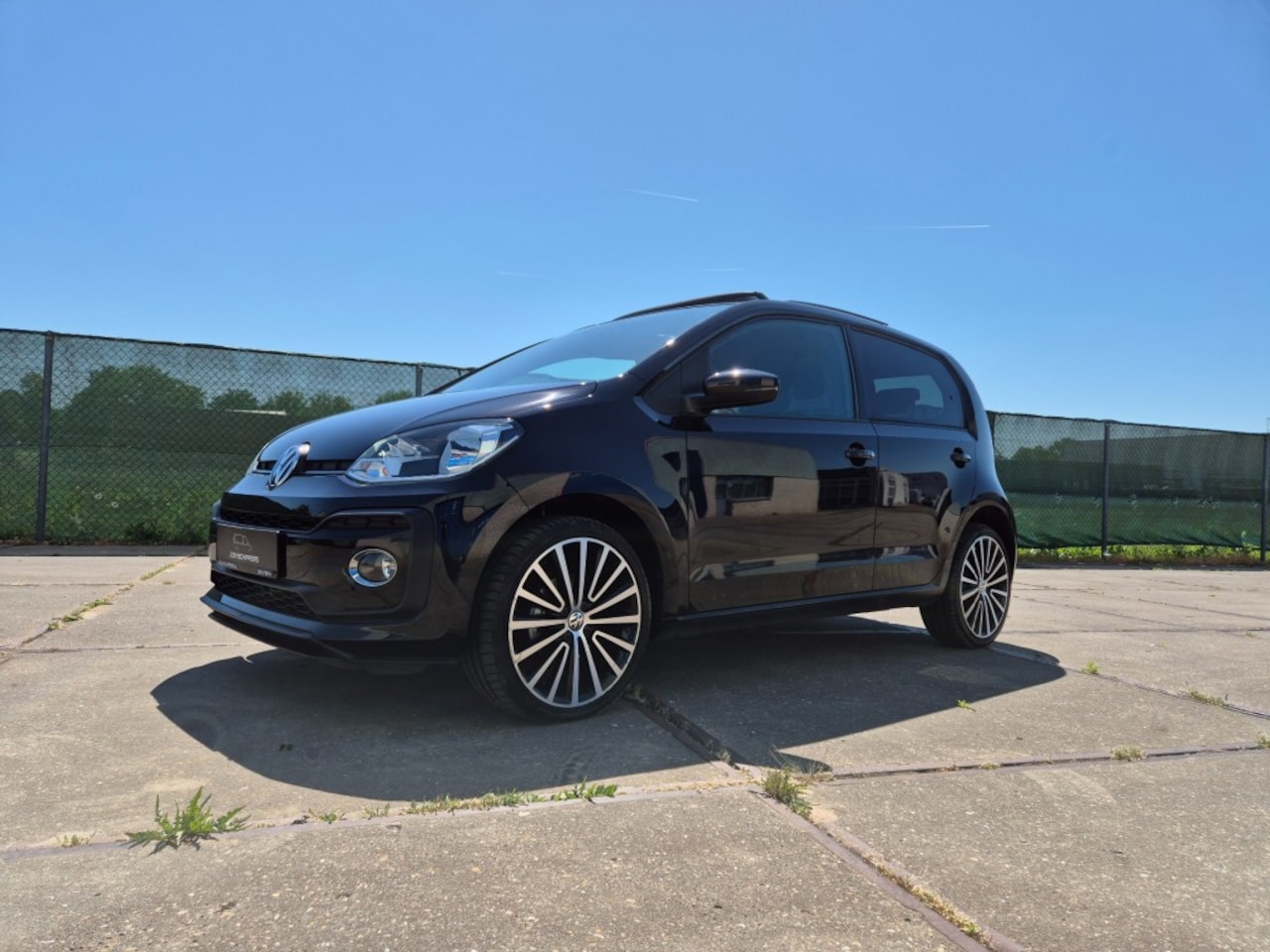 Volkswagen Up! - Highline Beats Panorama Clima - AutoWereld.nl
