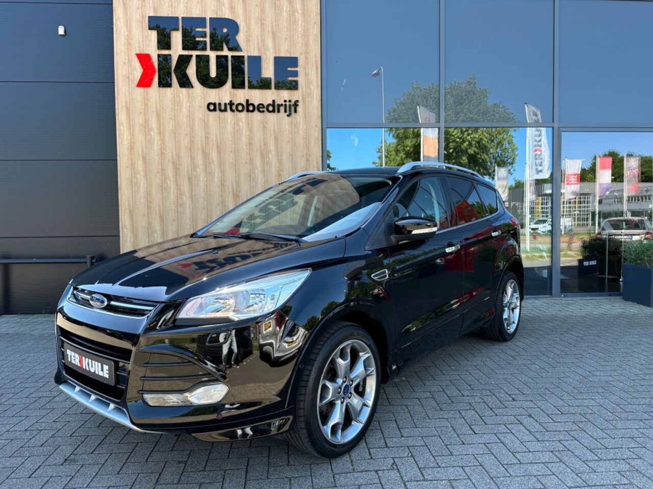 Ford Kuga - 1.5 Titanium Styling / Dealer ond. / NAP - AutoWereld.nl