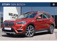 BMW X1 - sDrive20i High Executive xLine Automaat / Panoramadak / Trekhaak / Achteruitrijcamera / Sp
