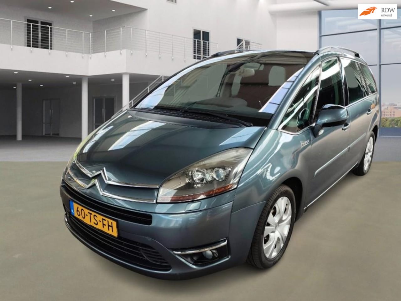 Citroën Grand C4 Picasso - 2.0-16V Exclusive 7p. AUT NAVI PSENSOR CRUISE TREKHAAK 2 X SLEUTELS - AutoWereld.nl