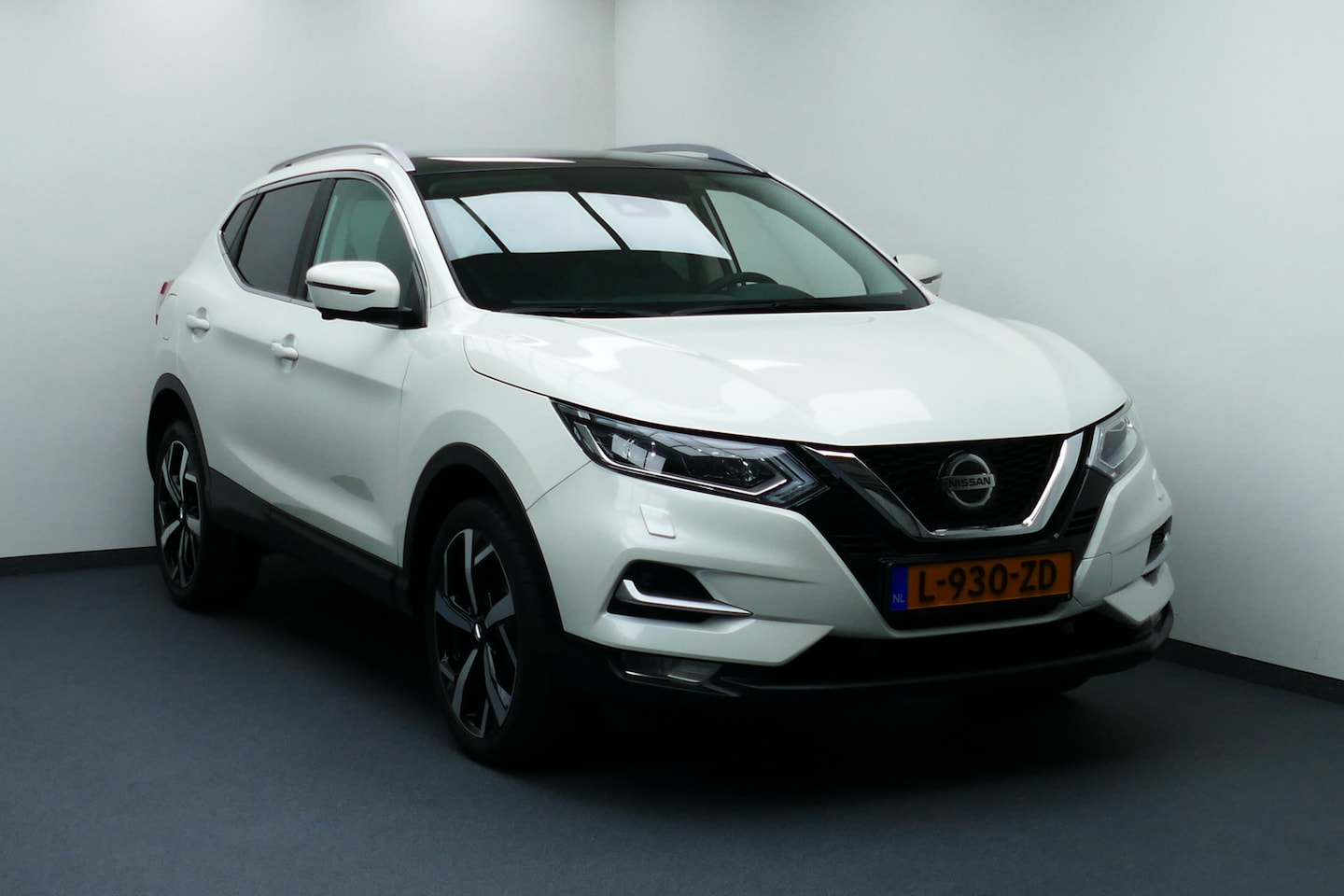 Nissan Qashqai - 1.3 160pk DIG-T Tekna + Bj2021. Panodak, Leer, 360 Camera, 19"LMV, Haak 1500kg - AutoWereld.nl