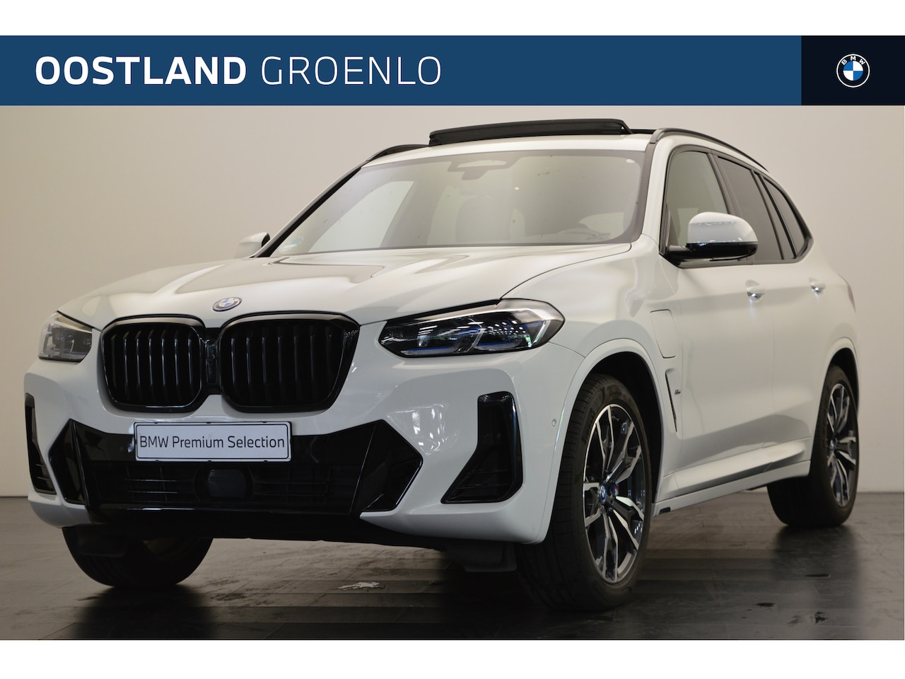 BMW X3 - xDrive30e M Sport Automaat / Panoramadak / Trekhaak / Sportstoelen / Laserlight / Comfort - AutoWereld.nl