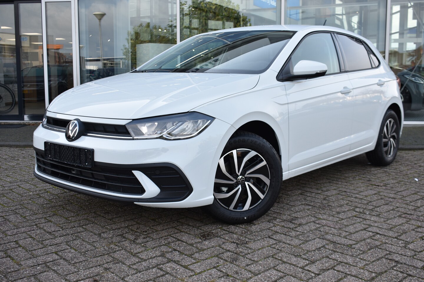 Volkswagen Polo - Life Edition Inclusief €2000,- inruilvoordeel + €1000,- korting | 'App-Connect' draadloze - AutoWereld.nl