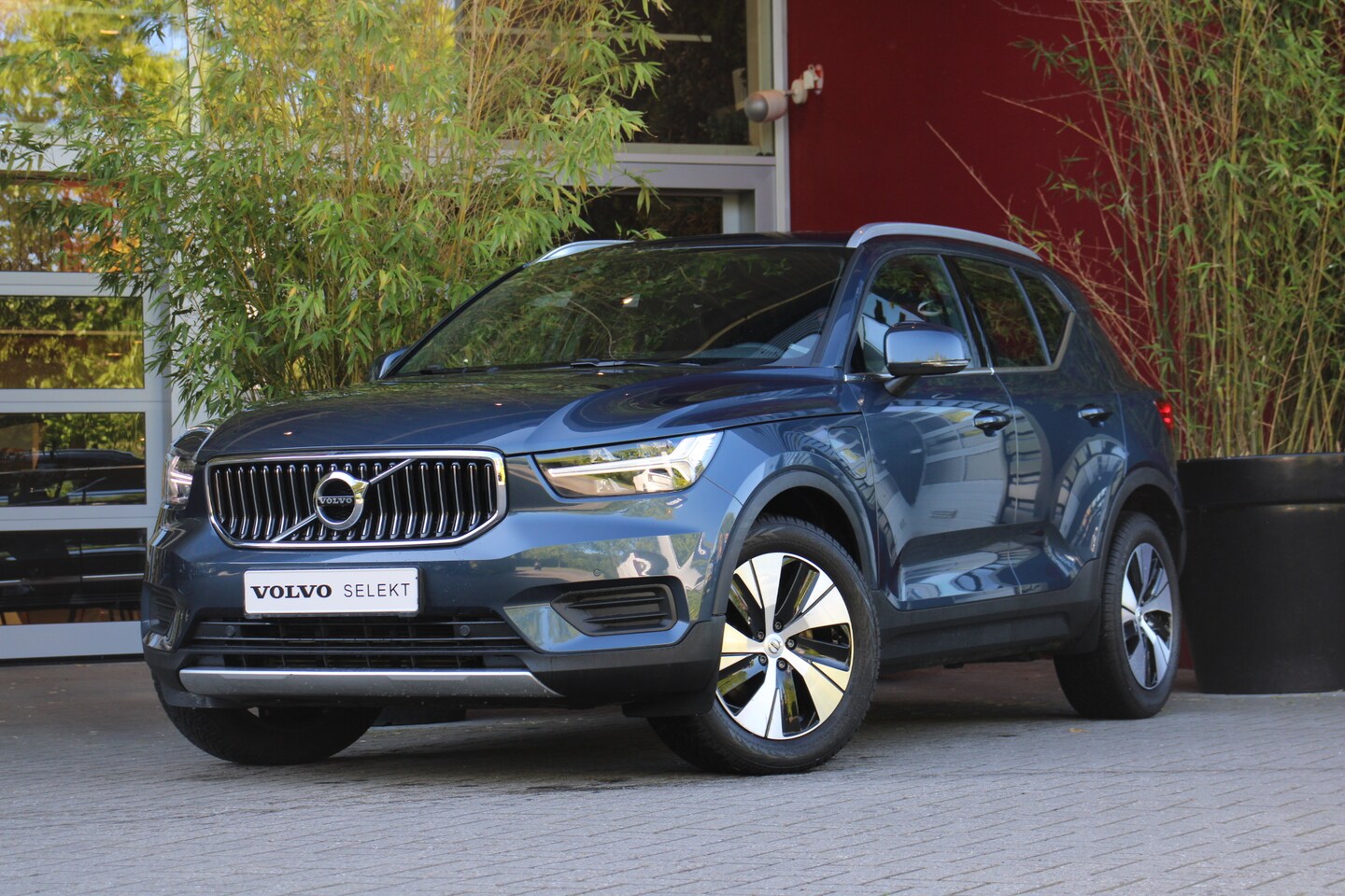 Volvo XC40 - 1.5 T5 Recharge Inscription Expression | Harman/Kardon | Panoramadak | Camera | Keyless - AutoWereld.nl