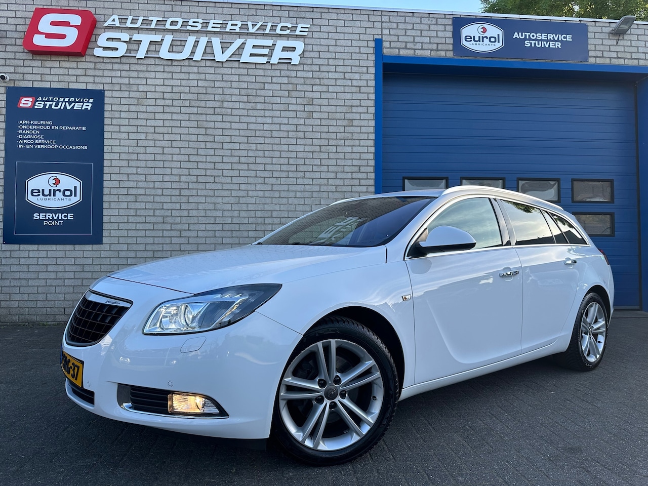 Opel Insignia Sports Tourer - 1.6 T Cosmo 1.6 T Cosmo - AutoWereld.nl