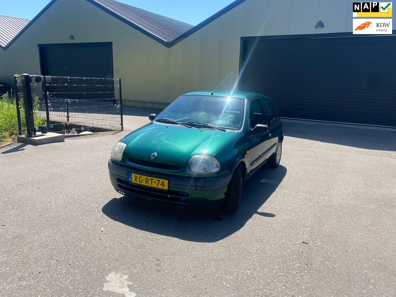 Renault Clio - 1.6 RN- AUTOMAAT-LAGE KILOMETERS - AutoWereld.nl