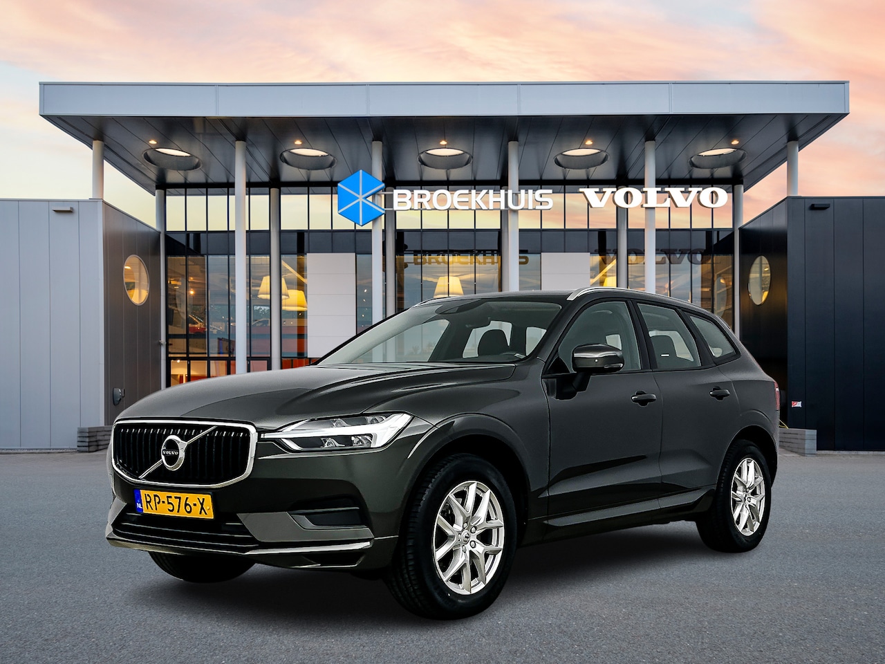 Volvo XC60 - T5 Momentum | Leder | Stoelverwarming | Trekhaak | BLIS | Navigatie | Apple Carplay | DAB - AutoWereld.nl