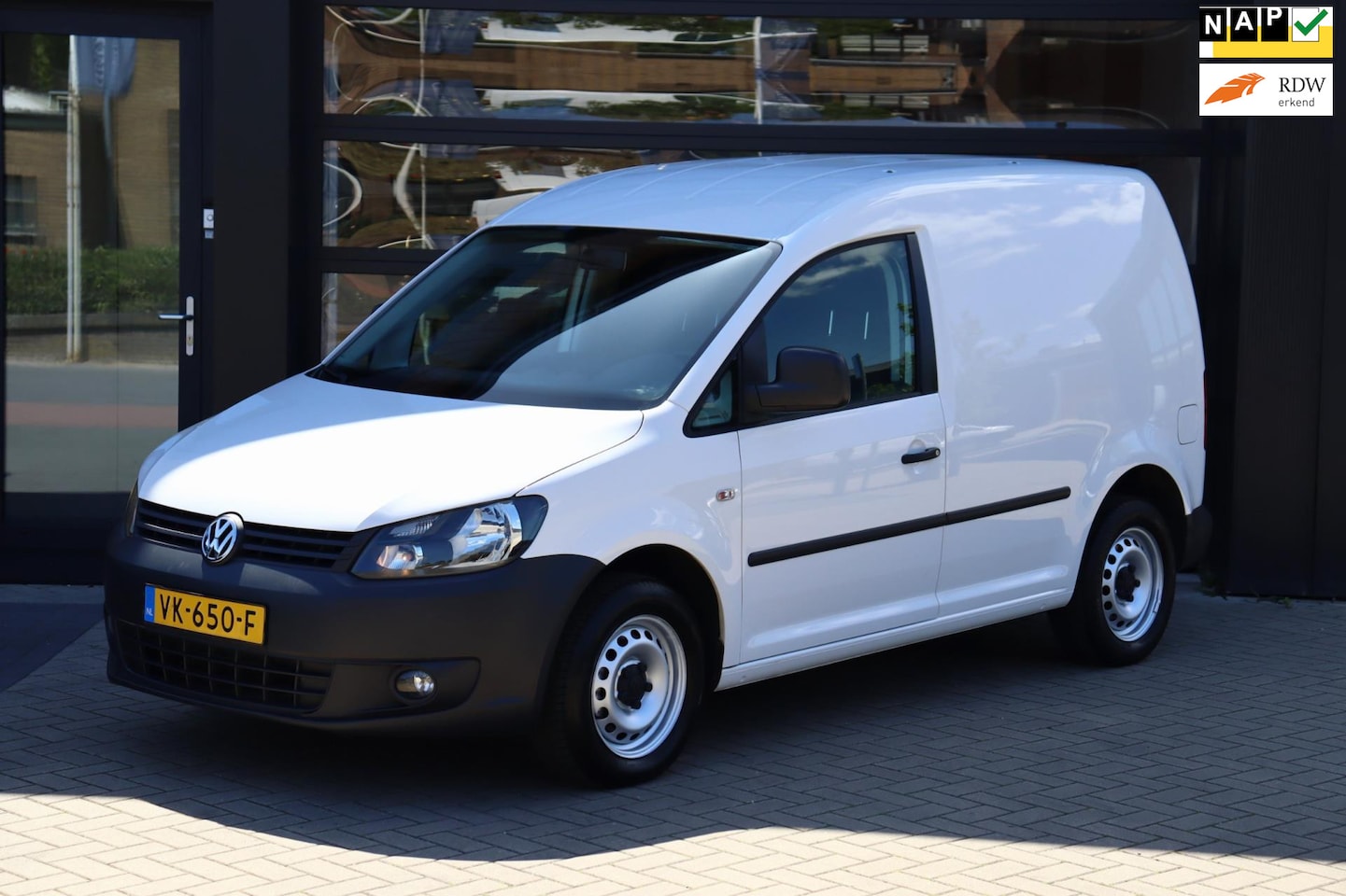 Volkswagen Caddy - 2.0 Ecofuel | NAP | Airco | Media | Trekhaak | CNG/Benzine - AutoWereld.nl
