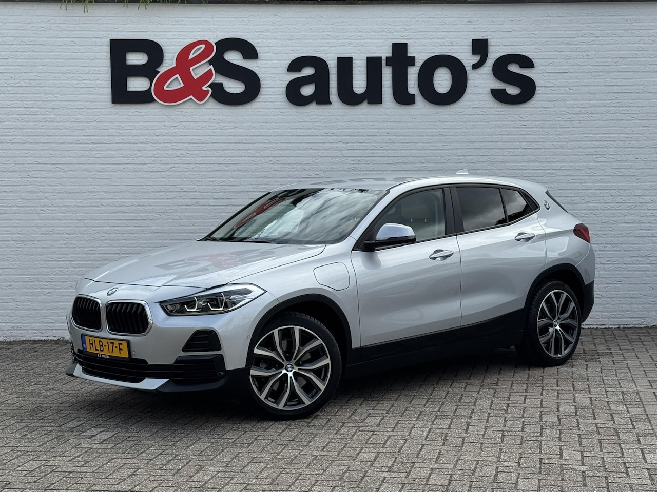 BMW X2 - XDrive25e High Executive M-pakket Sfeer Harman/kardon Leder Carplay Head up Led - AutoWereld.nl