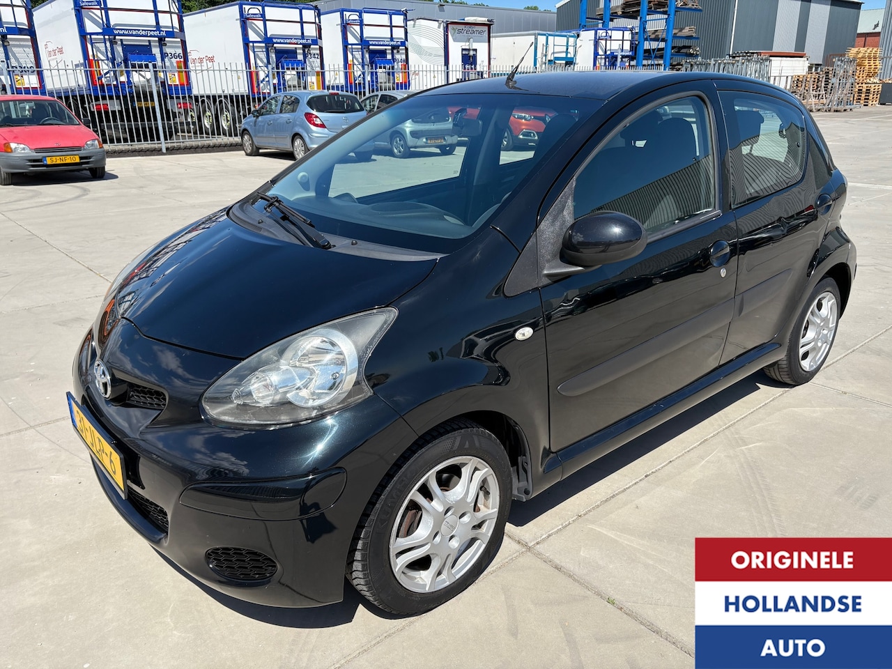 Toyota Aygo - 1.0-12V Comfort Zwart Automaat Sportvelgen - AutoWereld.nl