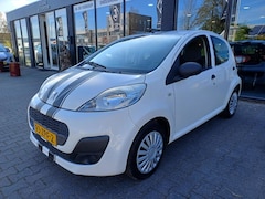 Peugeot 107 - 1.0 Access Accent 5-Deurs Airco Black Stripes Face Lift