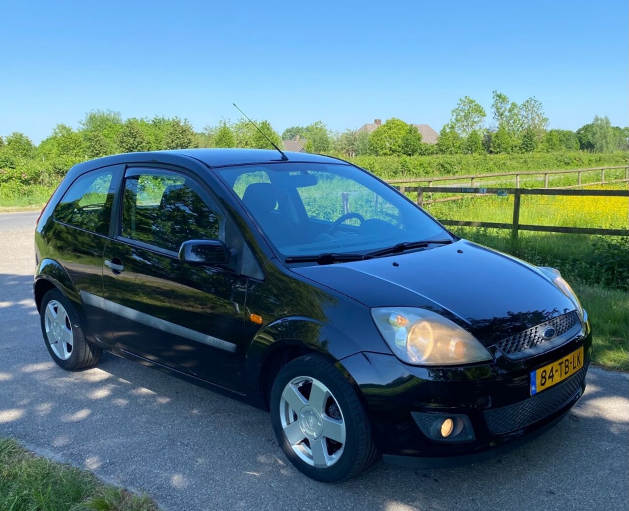 Ford Fiesta - 1.3-8V Futura 1.3-8V Futura - AutoWereld.nl