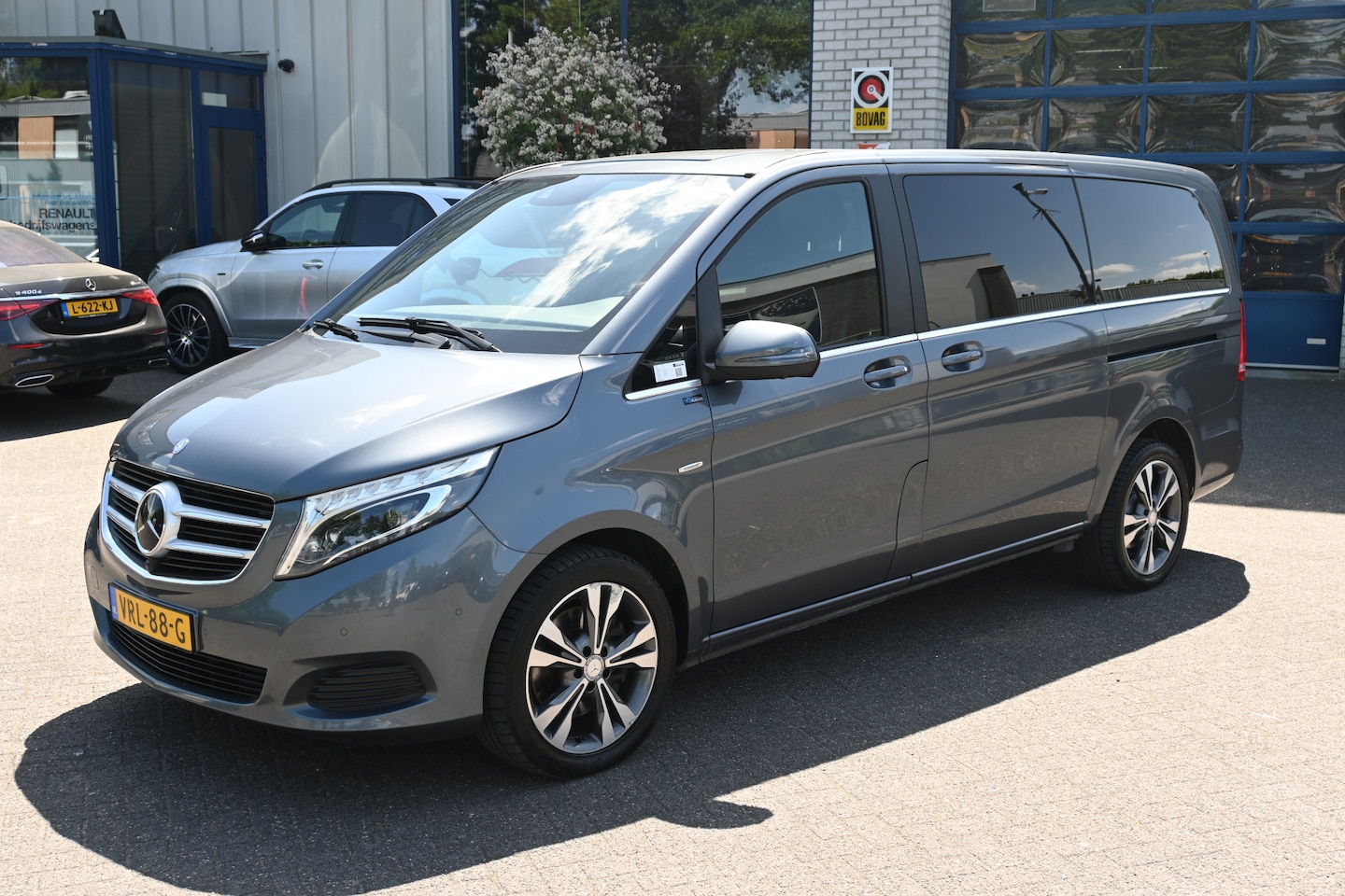 Mercedes-Benz V-klasse - 250d L2 DC Avantgarde LED, Stoelkoeling, Distronic, Trekhaak - AutoWereld.nl