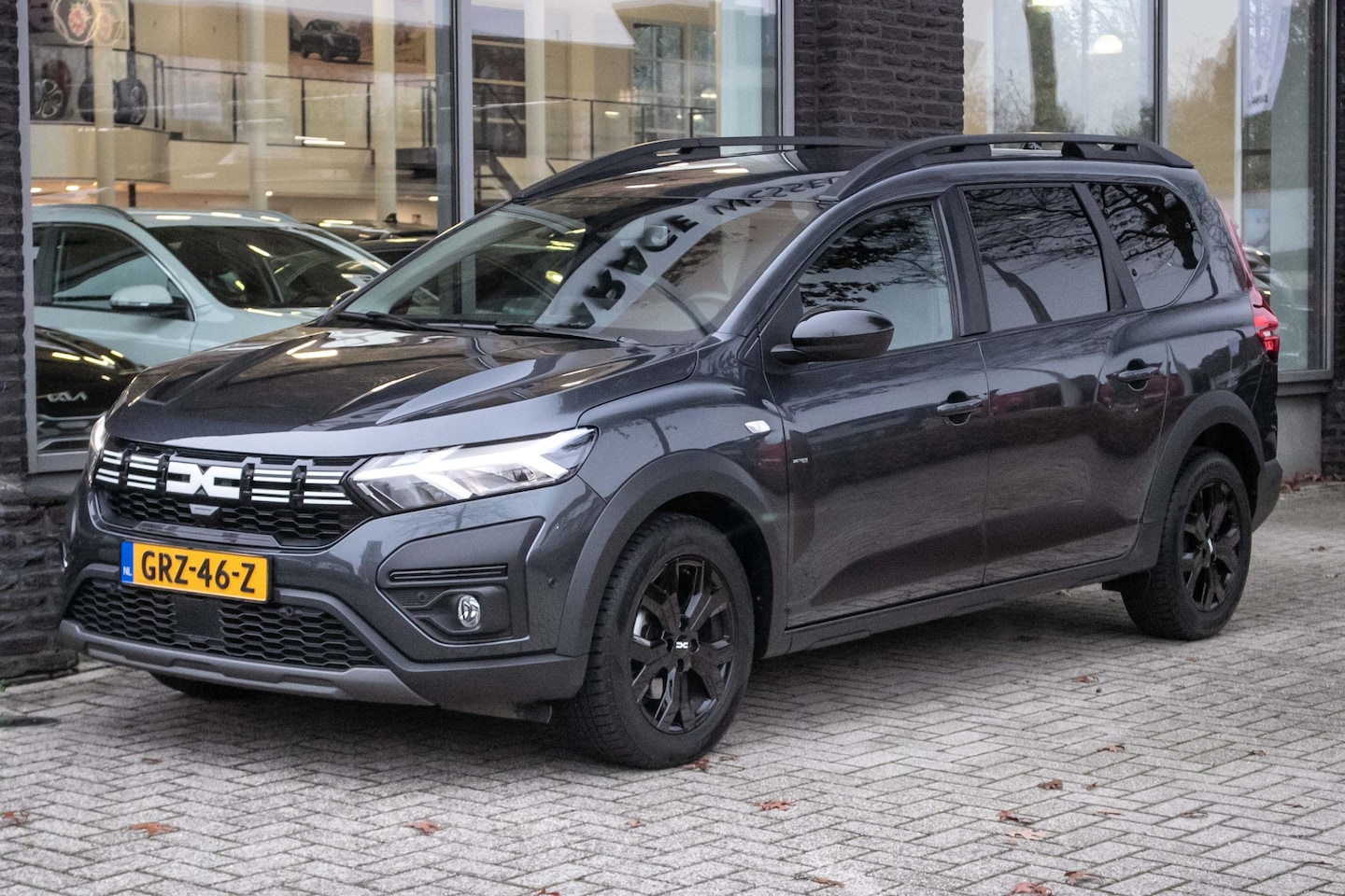 Dacia Jogger - 1.0 TCe 110 Extreme 7p. - All-in rijklrprs | 7 persoons uitv. | Navi | Camera - AutoWereld.nl