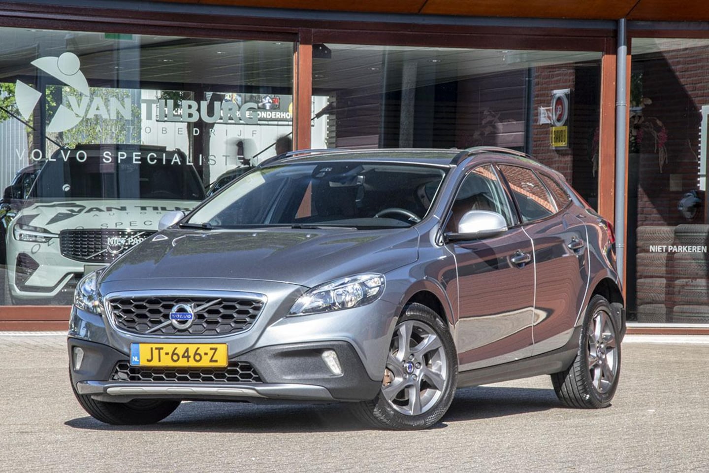 Volvo V40 Cross Country - CC 2.0 D2 NORDIC+ / AUTOMAAT - AutoWereld.nl