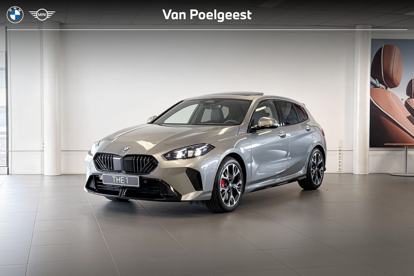 BMW 1-serie - 120 | M Sport Pro | Glazen Panoramadak | Stoelverwarming | Harman Kardon | Trekhaak | - AutoWereld.nl