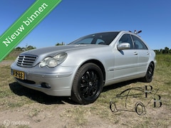 Mercedes-Benz C-klasse - 270 CDI Elegance AIRCO NAVI CRUISE PARK SENS